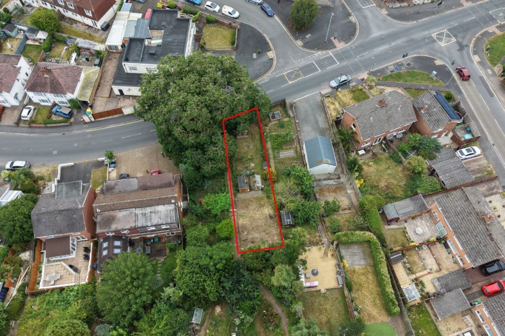 Lot: 56 - LAND WITH PLANNING - Birds-eye-view of the plot